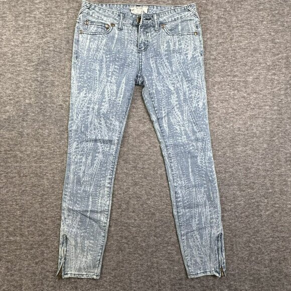 Free People Light Wash Pattern two tone Skinny Jeans Size 26 Cropped side zipper - Picture 1 of 7